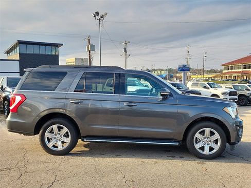 Used 2020 Ford Expedition XLT w/ Equipment Group 202A image 6
