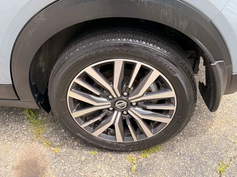 Used 2021 Nissan Kicks SV FWD image 14