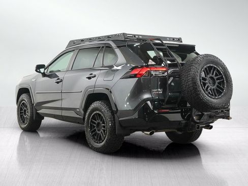 Used 2022 Toyota RAV4 SE w/ Weather & Moonroof Package AWD/4WD image 3
