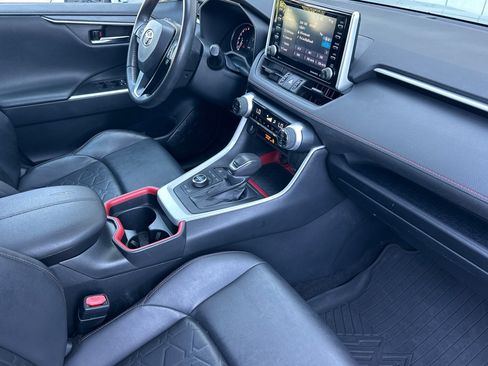 Certified 2021 Toyota RAV4 TRD Off-Road AWD/4WD image 16