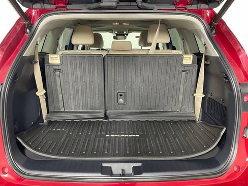 Used 2021 Toyota Highlander Limited AWD/4WD image 17
