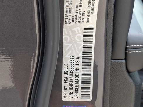 Used 2025 Jeep Grand Cherokee L Laredo w/ Luxury Tech Group I AWD/4WD image 27