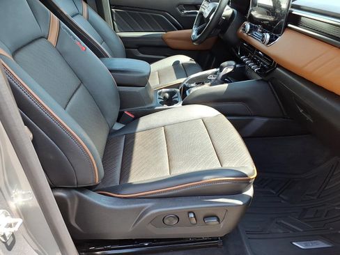 Certified 2024 GMC Canyon AT4 w/ AT4 Premium Package AWD/4WD image 8