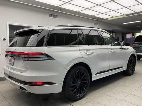 New 2025 Lincoln Aviator Reserve w/ Luxury Package image 5