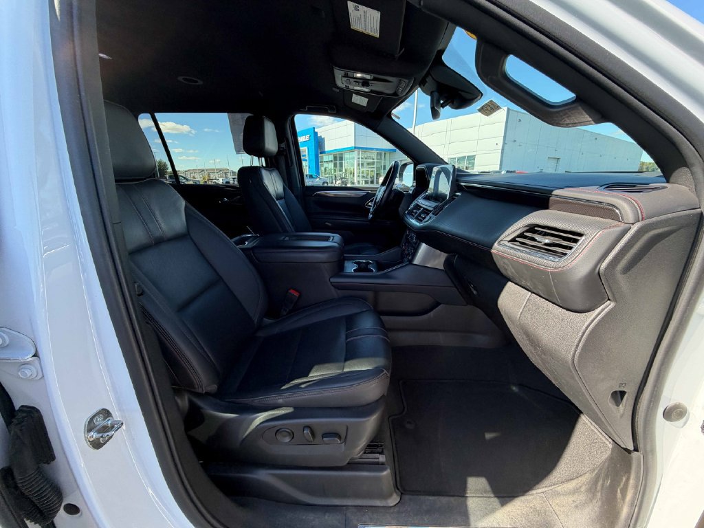 Used 2023 Chevrolet Suburban RST AWD/4WD image 21