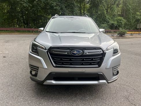 Used 2023 Subaru Forester Touring AWD/4WD image 3