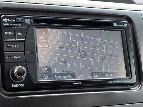 Used 2013 Toyota Sienna XLE image 18