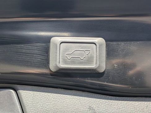 Used 2023 Toyota RAV4 XLE w/ Convenience Package image 12