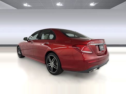 Used 2020 Mercedes-Benz E 350 Sedan image 3