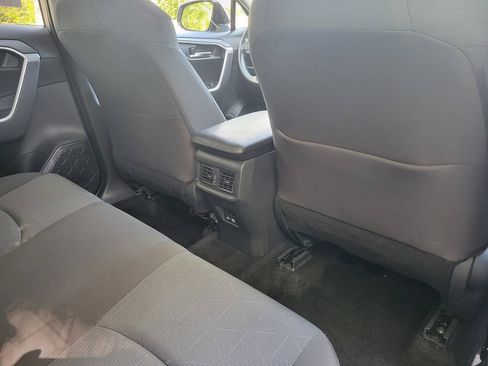 Used 2025 Toyota RAV4 XLE FWD image 11