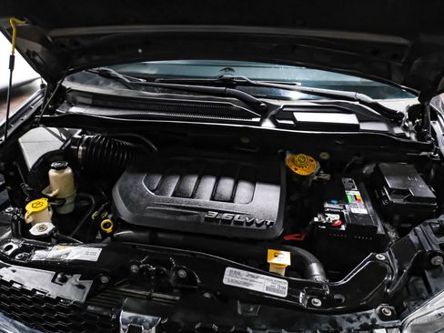 Used 2018 Dodge Grand Caravan SXT FWD image 43