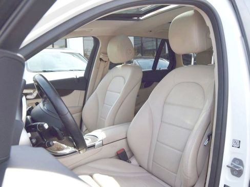 Used 2018 Mercedes-Benz GLC 300 4MATIC image 20