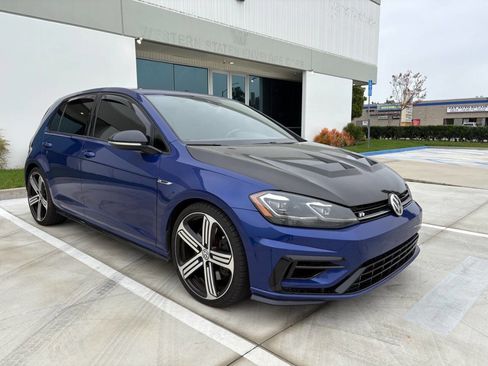 Used 2018 Volkswagen Golf R 4-Door image 3