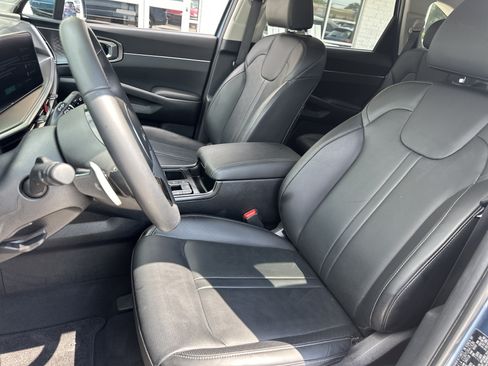 Used 2025 Kia Sorento EX FWD image 11