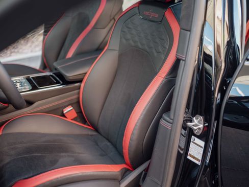 Used 2025 Bentley Flying Spur Plug-In Hybrid AWD/4WD image 18