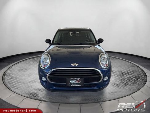 Used 2018 MINI Cooper 4-Door Hardtop FWD image 8