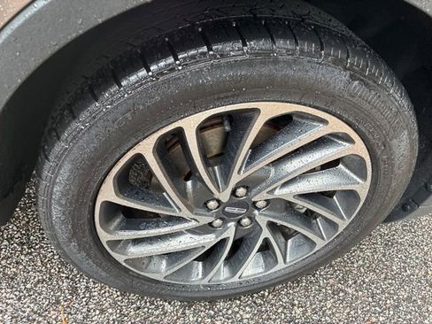 Used 2020 Lincoln Nautilus Reserve w/ Equipment Group 201A image 17