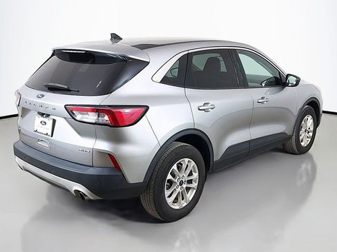 Used 2022 Ford Escape SE image 7