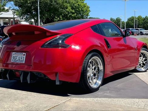 Used 2020 Nissan 370Z Coupe RWD image 13