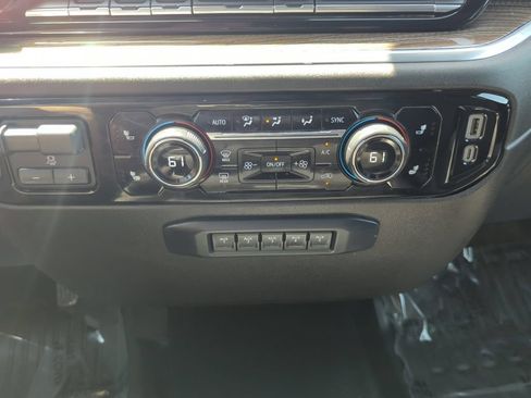 Used 2024 Chevrolet Silverado 2500 LT w/ Convenience Package AWD/4WD image 11