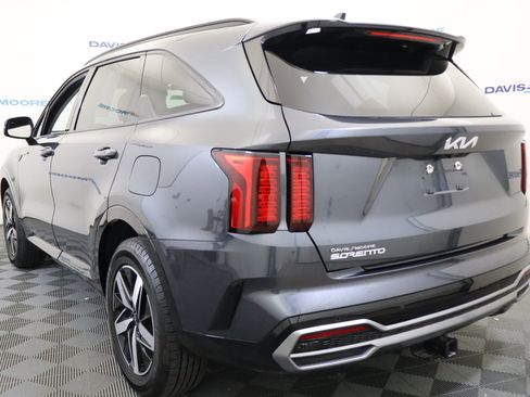 Used 2023 Kia Sorento EX image 9