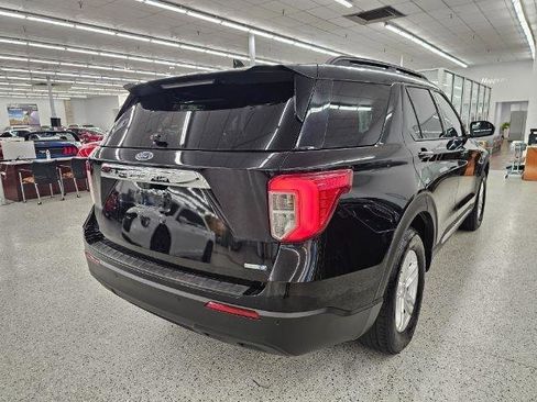 Used 2020 Ford Explorer XLT image 4