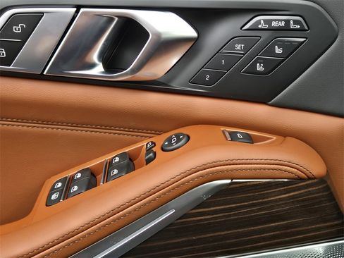 New 2026 BMW X7 M60i image 25