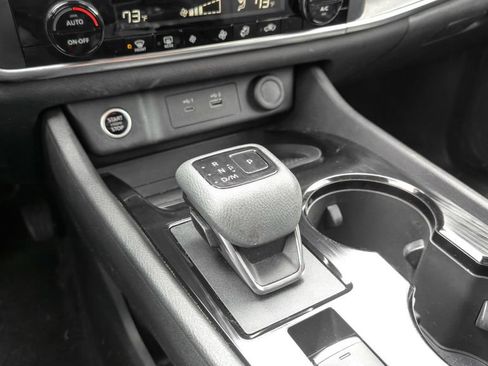 Used 2023 Nissan Rogue SV AWD/4WD image 24