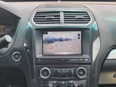 Used 2016 Ford Explorer XLT w/ Equipment Group 202A image 14