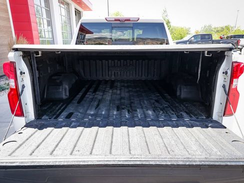 Used 2020 Chevrolet Silverado 1500 High Country w/ Technology Package AWD/4WD image 5
