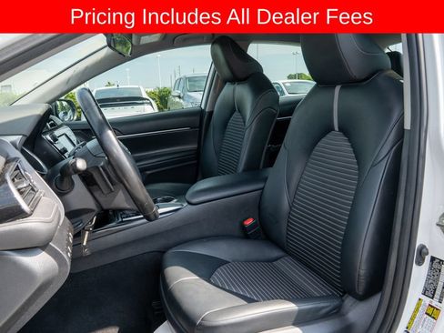 Used 2019 Toyota Camry SE FWD image 9