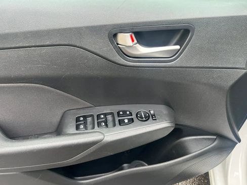Used 2022 Hyundai Accent SE FWD image 12