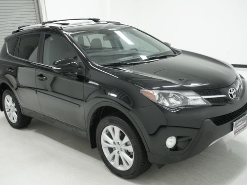 Used 2013 Toyota RAV4 Limited FWD image 3