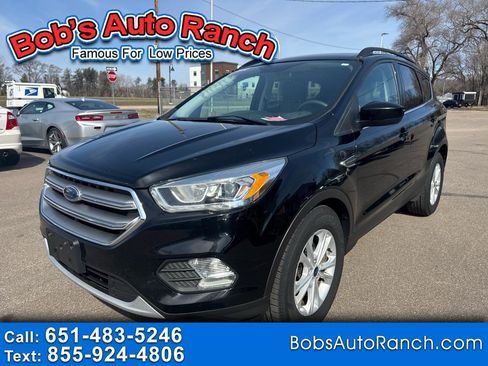 Used 2017 Ford Escape SE w/ Equipment Group 201A image 1