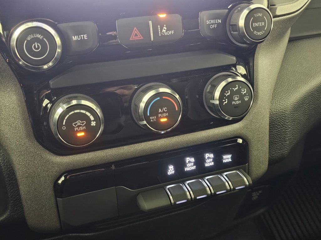 New 2026 RAM 1500 Warlock AWD/4WD image 30