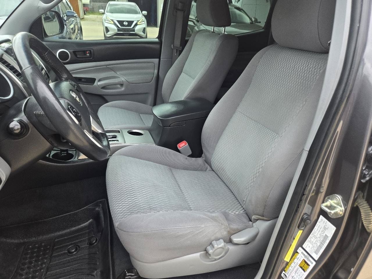 Used 2015 Toyota Tacoma 4x4 Double Cab w/ SR5 Package image 10