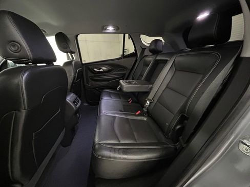 Used 2024 GMC Terrain SLT FWD image 19