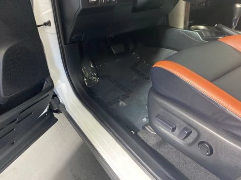 Used 2014 Toyota RAV4 Limited w/ Technology Package AWD/4WD image 26