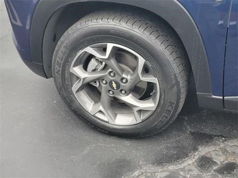 Certified 2024 Chevrolet Trax LT w/ Driver Confidence Package image 5