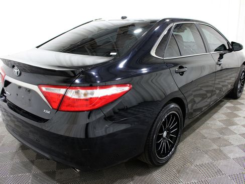 Used 2015 Toyota Camry XSE w/ Advanced Technology Package image 31
