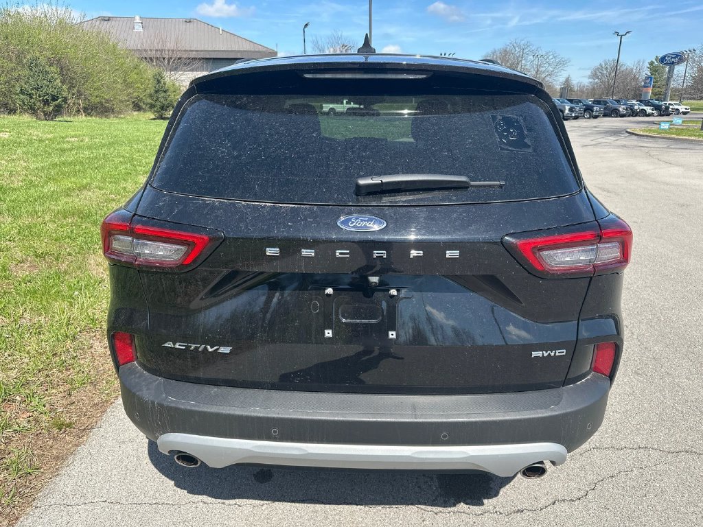 Used 2023 Ford Escape Active w/ Tech Pack #1 AWD/4WD image 11