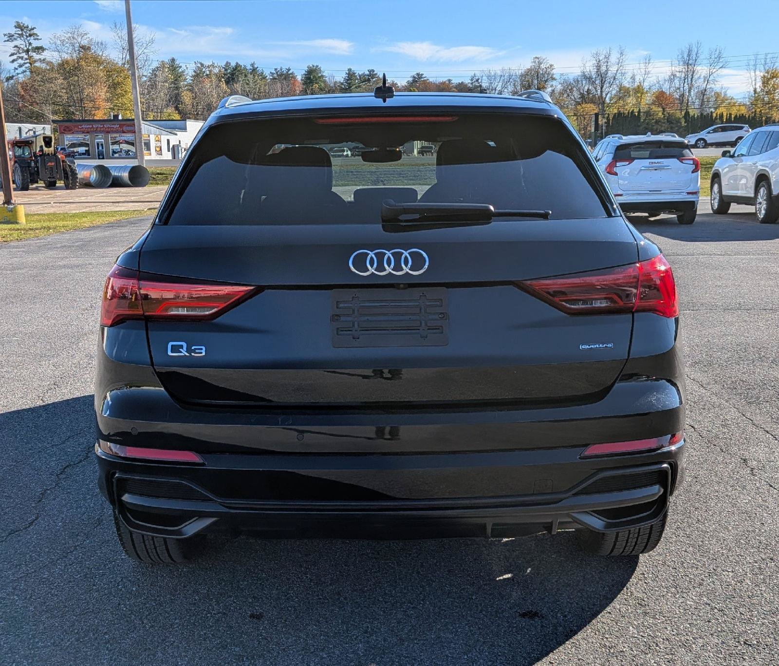 Used 2022 Audi Q3 2.0T Premium w/ Convenience Package AWD/4WD image 9
