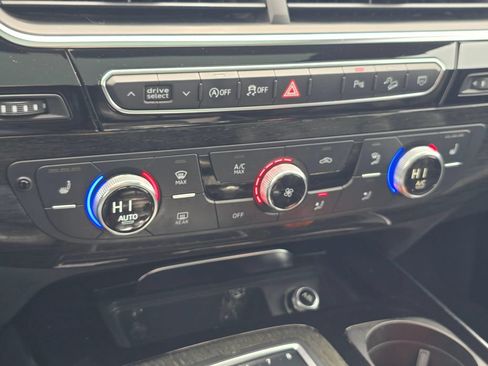 Used 2019 Audi Q7 3.0T Premium AWD/4WD image 28