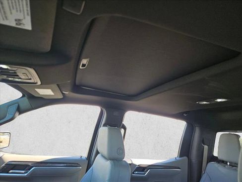 Used 2025 Chevrolet Silverado 1500 LTZ w/ LTZ Premium Package image 21