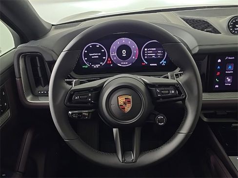 Certified 2025 Porsche Cayenne Coupe image 29