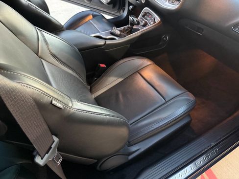 Used 2019 Dodge Challenger SXT w/ Plus Package image 28