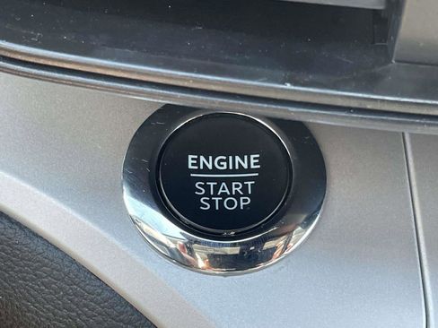 Used 2024 Ford Explorer XLT image 23