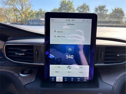 Used 2020 Ford Explorer Platinum w/ Premium Technology Package image 31