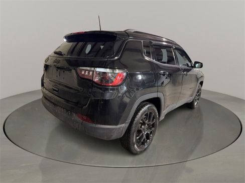 Used 2023 Jeep Compass Altitude image 7