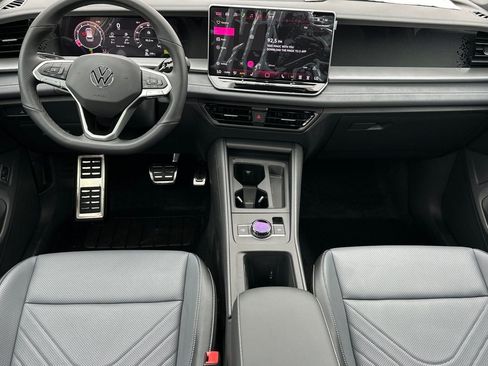 New 2026 Volkswagen Tiguan SE R-Line FWD image 13